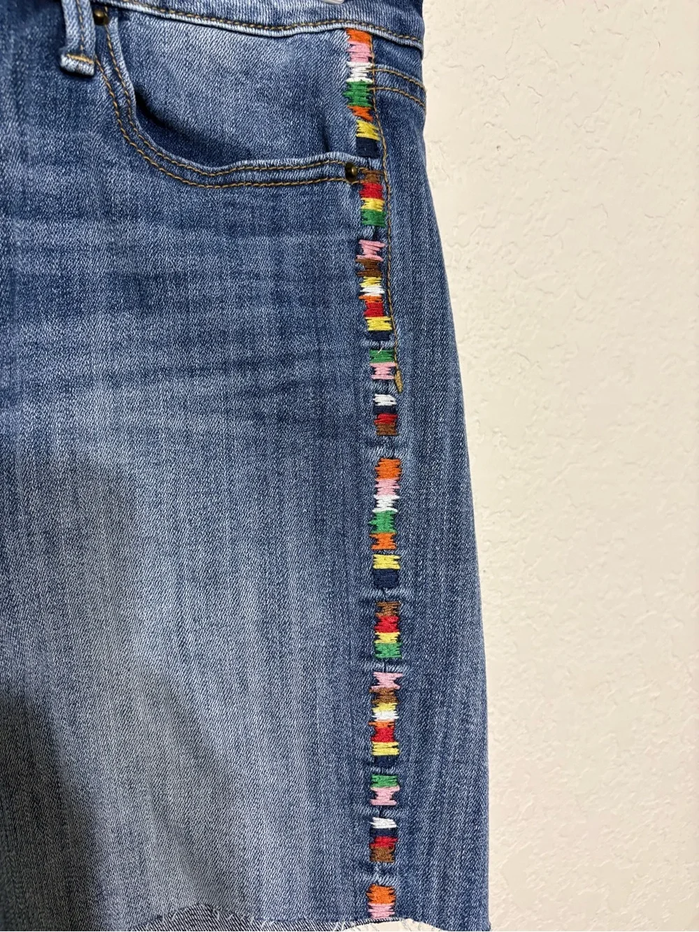 DRIFTWOOD Medium Blue Denim embroidered denim shorts 30x15.5